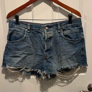 We The Free Now or Never Denim Shorts Frayed Hem Size 32